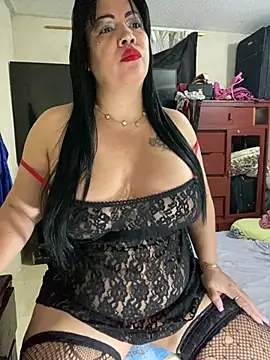 Snapshot of CamelliaLong chatting on June 2026 04:00:02 AM CamelliaLong online show from June 2026 04:00:02 AM