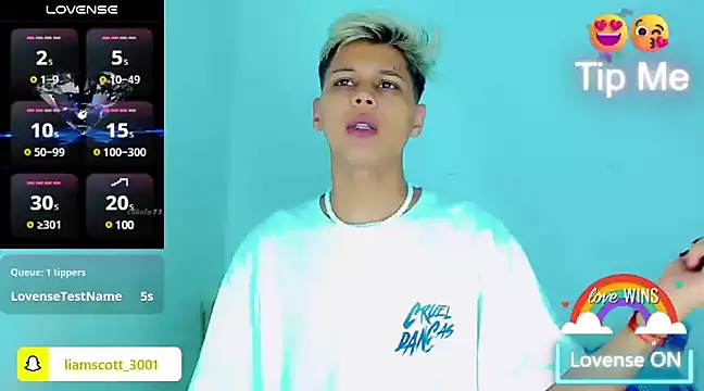 Snapshot of Liamscott_ chatting on December 2024 10:01:02 AM Liamscott online show from December 2024 10:01:02 AM