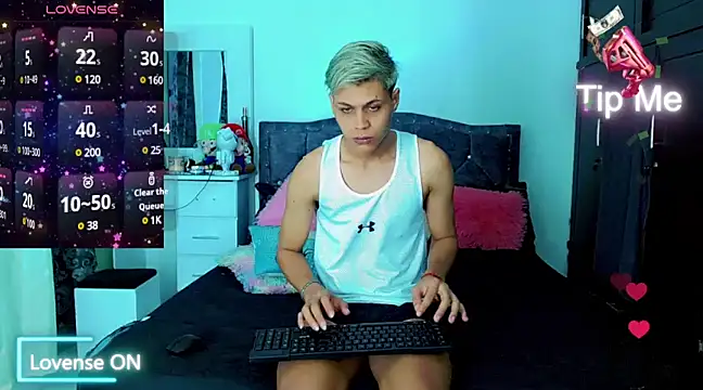 Snapshot of Liamscott_ chatting on February 2025 10:42:01 PM Liamscott online show from February 2025 10:42:01 PM