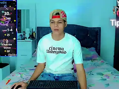 Snapshot of Liamscott_ chatting on March 2025 02:42:02 AM Liamscott online show from March 2025 02:42:02 AM