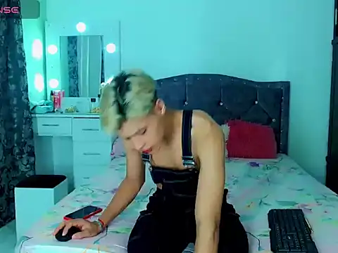 Snapshot of Liamscott_ chatting on March 2025 03:52:01 AM Liamscott online show from March 2025 03:52:01 AM