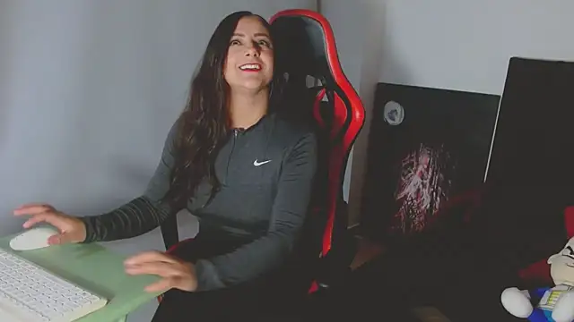 Snapshot of Noamartin_ chatting on March 2026 01:53:01 AM Noamartin online show from March 2026 01:53:01 AM