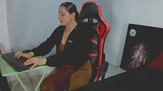 Snapshot of Noamartin_ chatting on April 2026 01:11:02 AM Noamartin online show from April 2026 01:11:02 AM