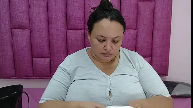 Snapshot of CrushOnMe_ chatting on February 2026 07:20:01 PM CrushOnMe online show from February 2026 07:20:01 PM