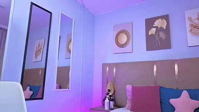 sarah cruzz  online show from November 2025 01:15:02 AM