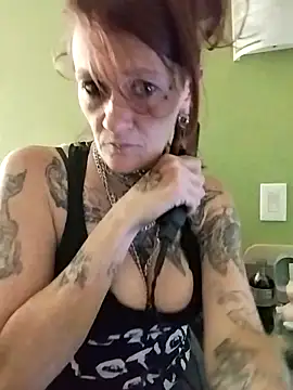 Snapshot of renegade_vyxxen chatting on March 2025 06:43:01 AM renegade vyxxen online show from March 2025 06:43:01 AM