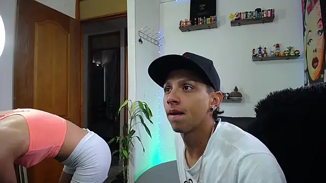 HillAndJack333 online show from January 2025 01:01:01 PM