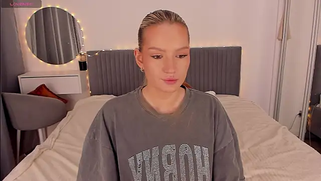 CassieRayss online show from February 2026 12:16:01 PM