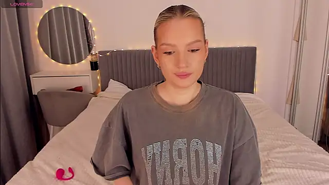 CassieRayss online show from March 2026 12:12:02 PM