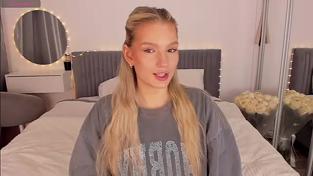 CassieRayss online show from March 2026 09:42:02 AM