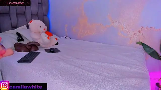 camilawhite   online show from February 2025 09:05:02 PM