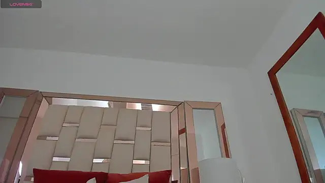 emma castilloo online show from December 2024 10:48:01 PM