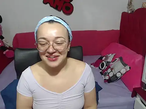 Angela 18honey online show from November 2025 02:33:01 AM