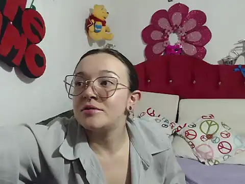 Angela 18honey online show from February 2026 01:43:02 AM