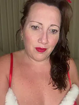 Snapshot of xsexycurvymilf chatting on December 2024 01:40:02 PM xsexycurvymilf online show from December 2024 01:40:02 PM