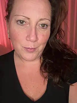 Snapshot of xsexycurvymilf chatting on January 2025 02:57:01 PM xsexycurvymilf online show from January 2025 02:57:01 PM