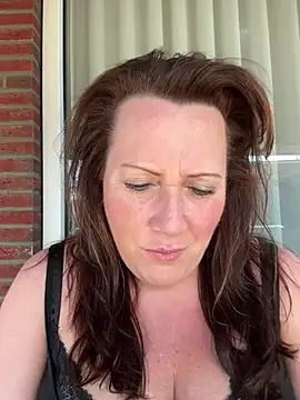 Snapshot of xsexycurvymilf chatting on March 2025 12:01:02 PM xsexycurvymilf online show from March 2025 12:01:02 PM