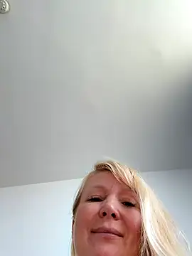 EmmaInLove23 online show from December 2025 02:06:02 AM