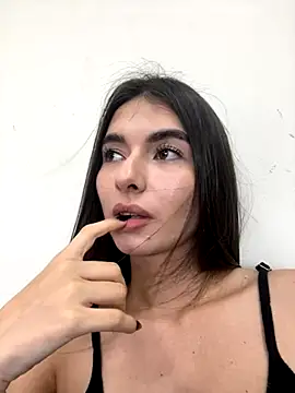 Snapshot of Coralinee_01 chatting on October 2025 03:46:01 PM Coralinee 01 online show from October 2025 03:46:01 PM