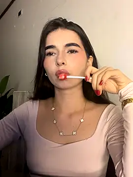 Coralinee 01 online show from January 2026 12:13:01 AM