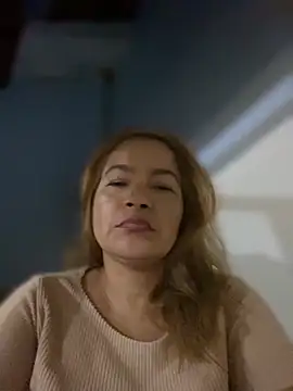 Snapshot of Jlo_69 chatting on September 2025 04:25:02 AM Jlo 69 online show from September 2025 04:25:02 AM