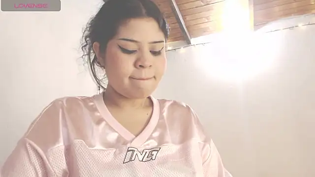 Snapshot of Amara18_ chatting on April 2026 04:45:02 AM Amara18 online show from April 2026 04:45:02 AM