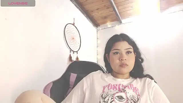 Snapshot of Amara18_ chatting on April 2026 05:32:01 AM Amara18 online show from April 2026 05:32:01 AM