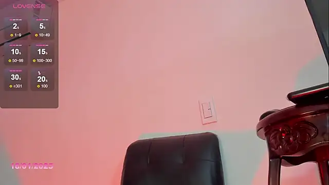 Snapshot of Karoline_Marin chatting on January 2025 09:24:01 PM Karoline Marin online show from January 2025 09:24:01 PM