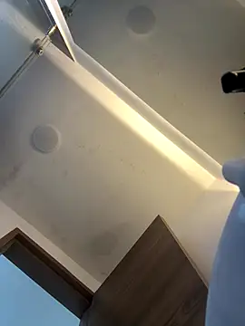 Amareto  online show from December 2025 11:17:02 AM