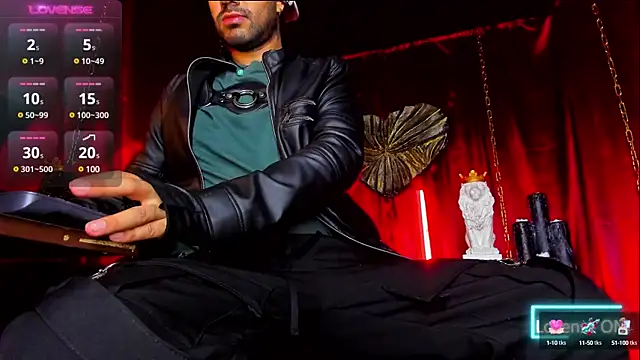 Snapshot of LatinMilk_ chatting on December 2024 01:36:01 AM LatinMilk  online show from December 2024 01:36:01 AM