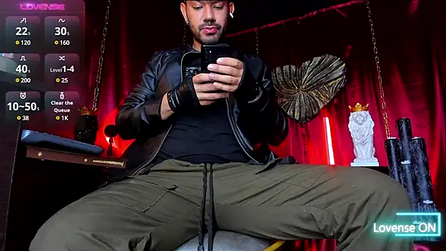 Snapshot of LatinMilk_ chatting on December 2024 04:36:02 AM LatinMilk  online show from December 2024 04:36:02 AM