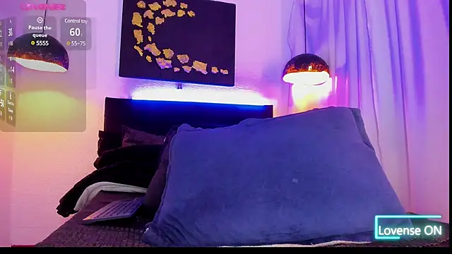 Snapshot of LatinMilk_ chatting on December 2024 11:57:02 PM LatinMilk  online show from December 2024 11:57:02 PM