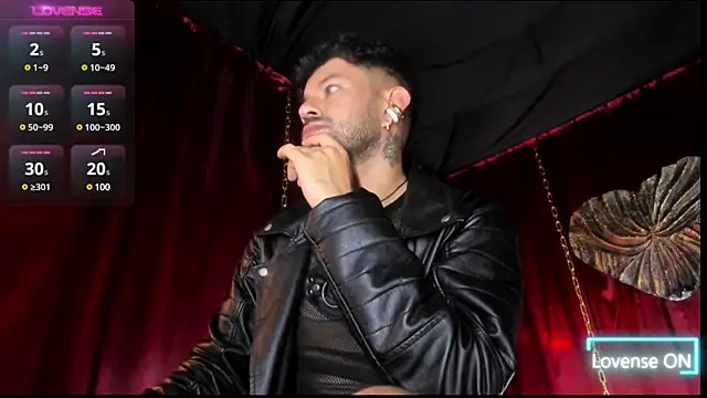 Snapshot of LatinMilk_ chatting on January 2025 09:19:02 PM LatinMilk  online show from January 2025 09:19:02 PM