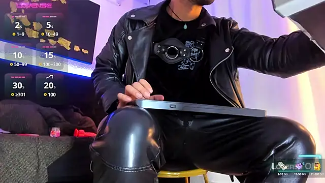 Snapshot of LatinMilk_ chatting on January 2025 05:58:02 AM LatinMilk  online show from January 2025 05:58:02 AM