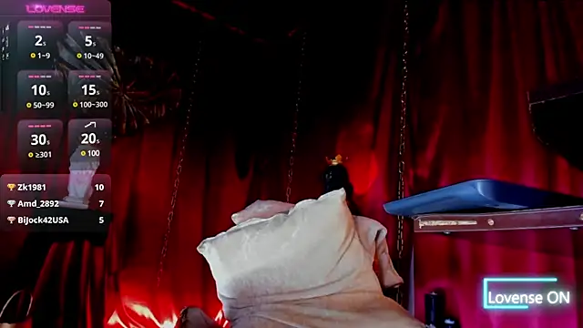 Snapshot of LatinMilk_ chatting on January 2025 02:53:02 AM LatinMilk  online show from January 2025 02:53:02 AM