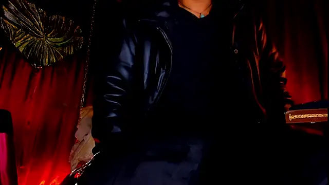 Snapshot of LatinMilk_ chatting on February 2025 04:14:01 PM LatinMilk  online show from February 2025 04:14:01 PM