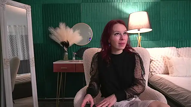 HaileyMoonn online show from February 2026 05:04:01 AM