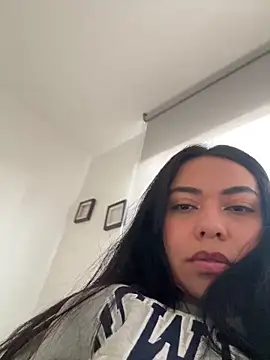 PetitLumiere online show from February 2025 01:01:01 PM