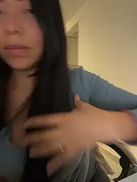 Snapshot of PetitLumiere chatting on March 2026 04:06:02 AM PetitLumiere online show from March 2026 04:06:02 AM