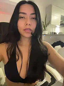 Snapshot of PetitLumiere chatting on March 2026 04:34:02 AM PetitLumiere online show from March 2026 04:34:02 AM