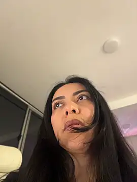 Snapshot of PetitLumiere chatting on April 2026 04:07:01 AM PetitLumiere online show from April 2026 04:07:01 AM