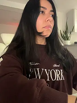 Snapshot of PetitLumiere chatting on April 2026 02:37:02 AM PetitLumiere online show from April 2026 02:37:02 AM