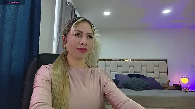 Ammy Castro online show from October 2025 09:25:02 PM