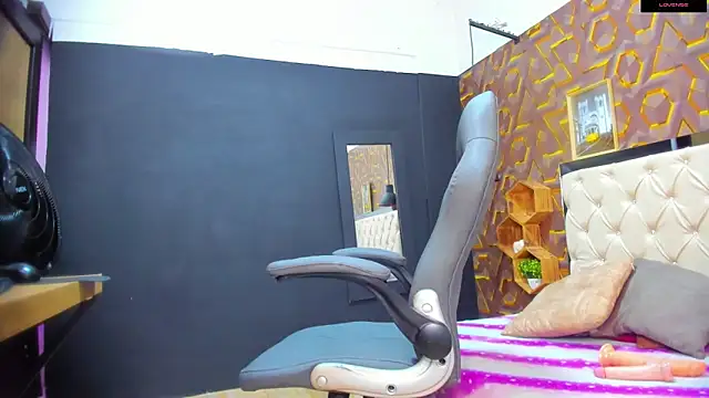 deyy madissonn online show from February 2025 08:35:02 PM