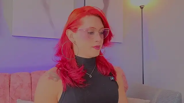 Juliana Saenzz online show from November 2025 03:56:02 PM