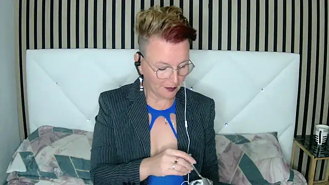 xxNoeliaxx online show from February 2025 04:21:01 AM