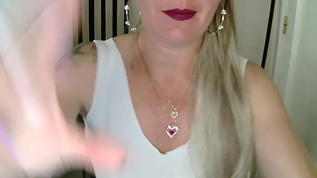 xxNoeliaxx online show from April 2026 07:18:01 AM