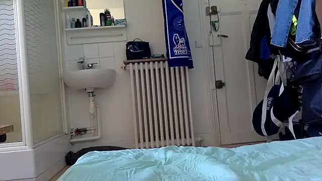 Snapshot of molozeb chatting on April 2026 04:18:01 PM molozeb online show from April 2026 04:18:01 PM