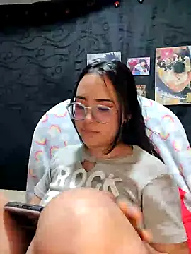 Snapshot of Janna_mnt chatting on December 2024 11:07:02 AM Janna mnt online show from December 2024 11:07:02 AM