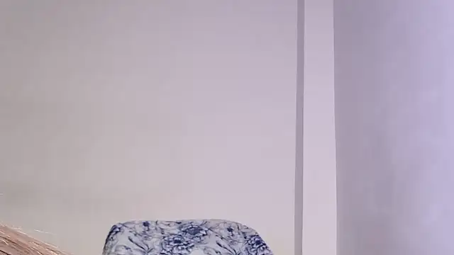 caarlywhitee online show from December 2025 12:39:02 AM